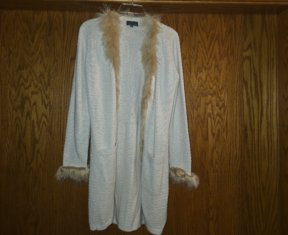 Elegant Cream Cardigan with Faux Fur Accents
